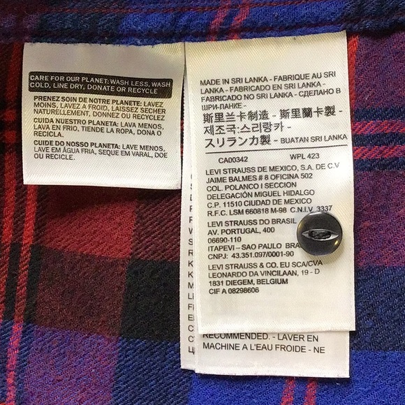 GUC Women’s XS (fits more like M) Flannel Levi’s Shirt - Picture 5 of 5